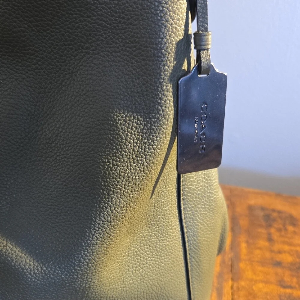 Coach Green Shoulder Bag - Picture 4 of 9